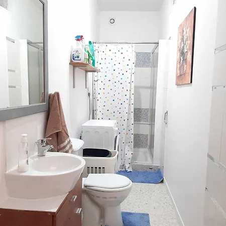 Accommodatie bij particulieren Private Bedroom With Balcony In Swatar Birkirkara